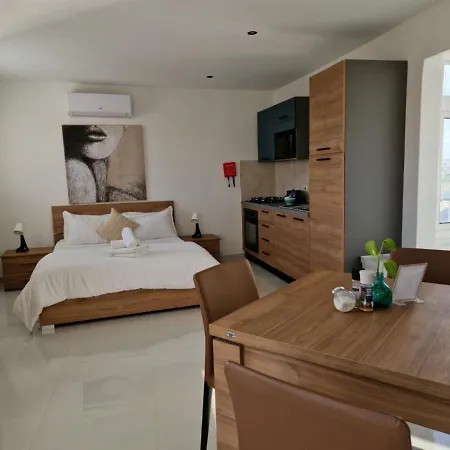 Marina Aparthotel 4*